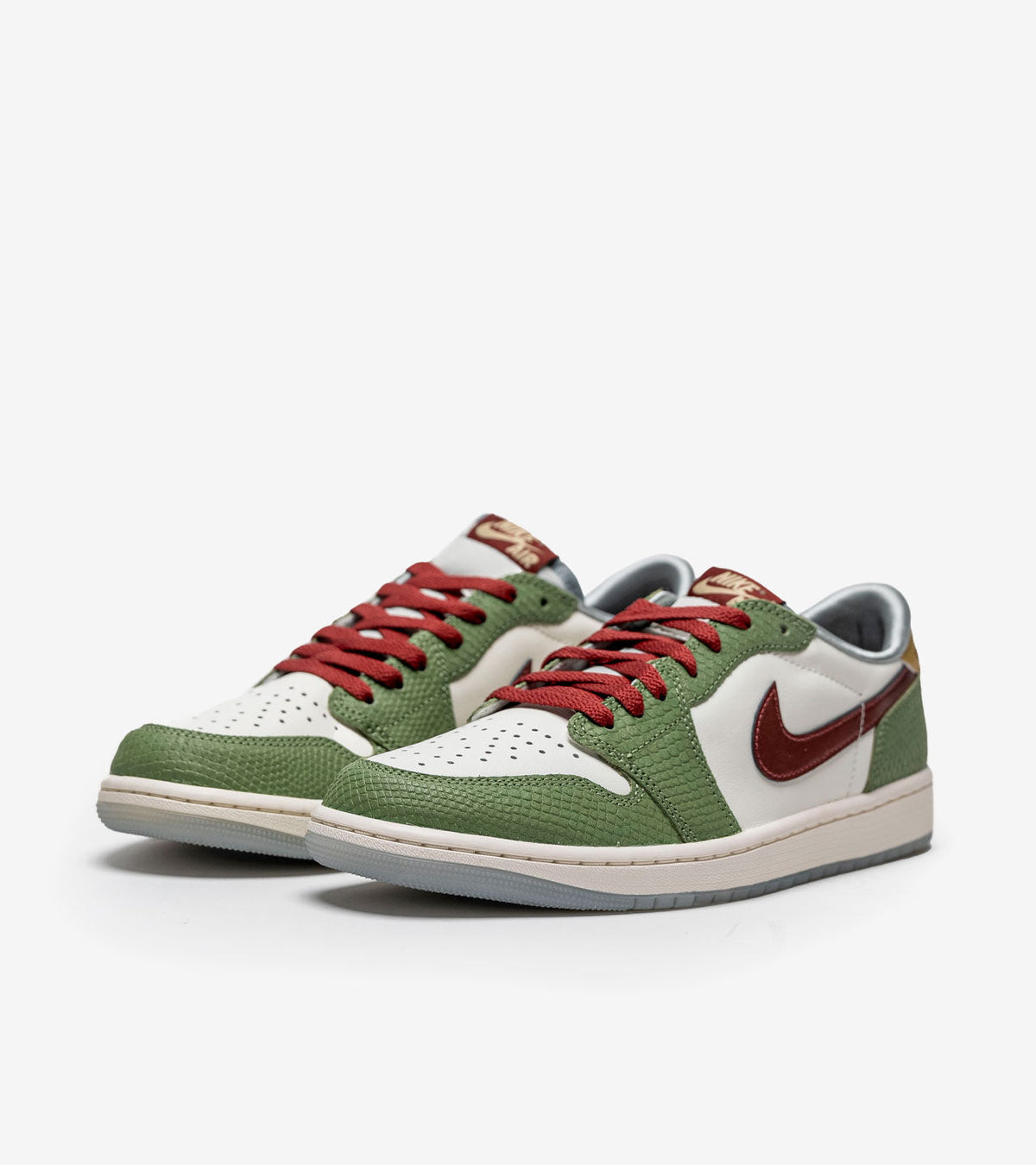 Air Jordan 1 Retro Low OG Year of the Dragon (2024) — photo 3