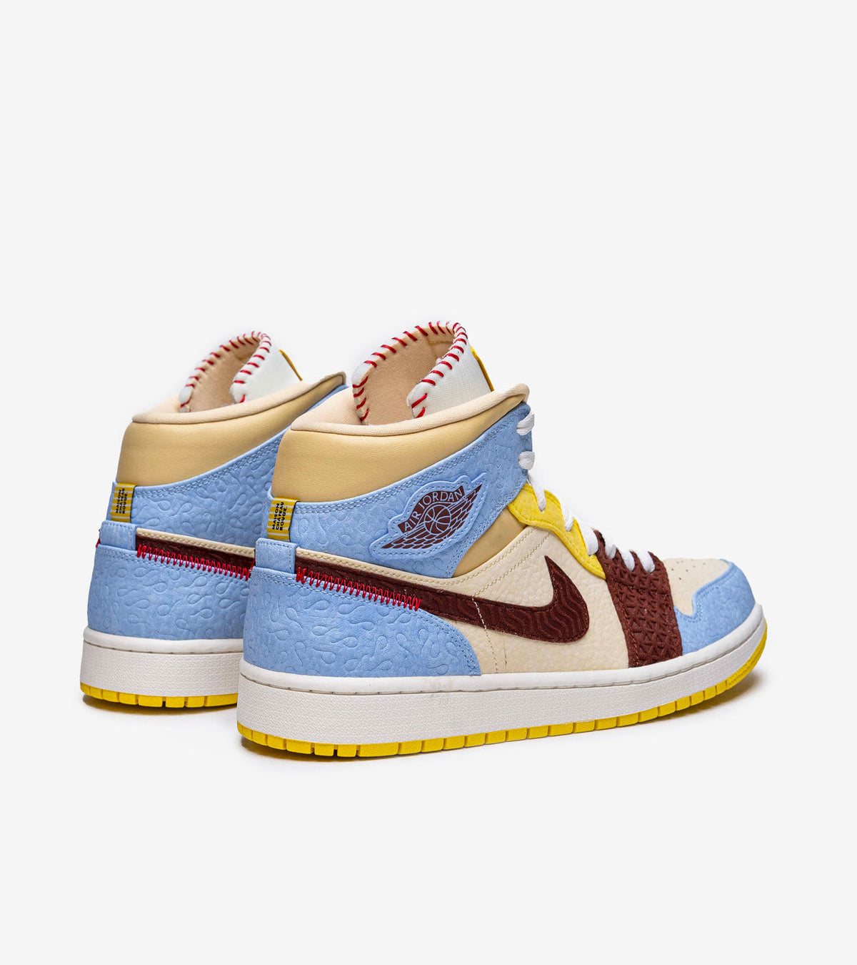 Air Jordan 1 Mid SE Fearless Maison Chateau Rouge — photo 3